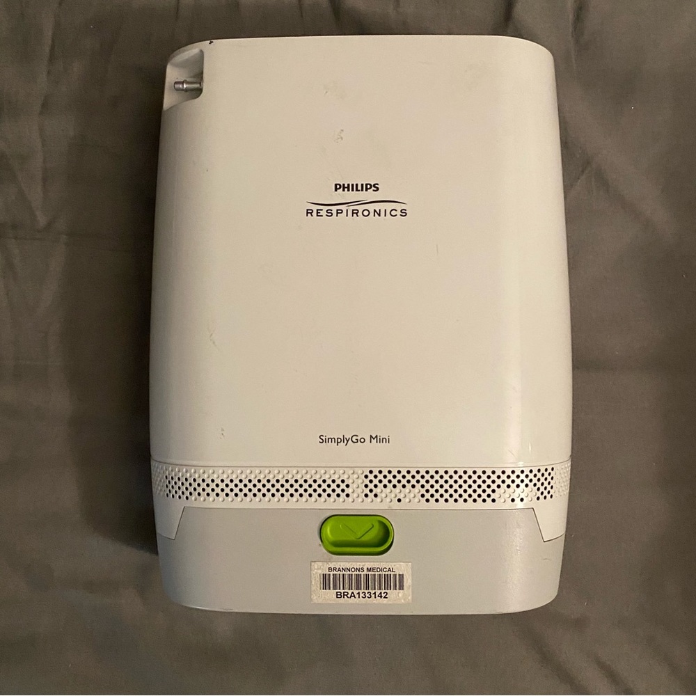 SimplyGo Mini Portable Oxygen Concentrator 1113601, Size: Medium